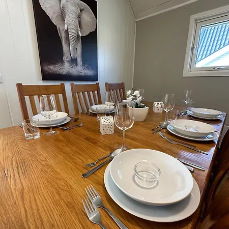 Διαμέρισμα Sentrumsnaer Med 4 Soverom - Aurora