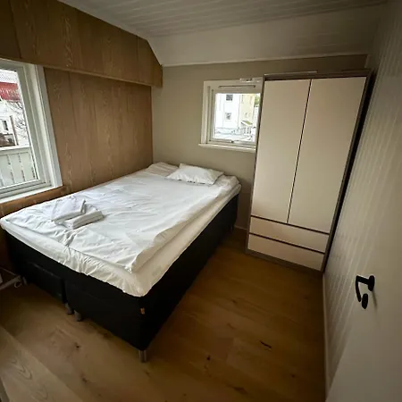 Sentrumsnaer Med 4 Soverom - Aurora Διαμέρισμα