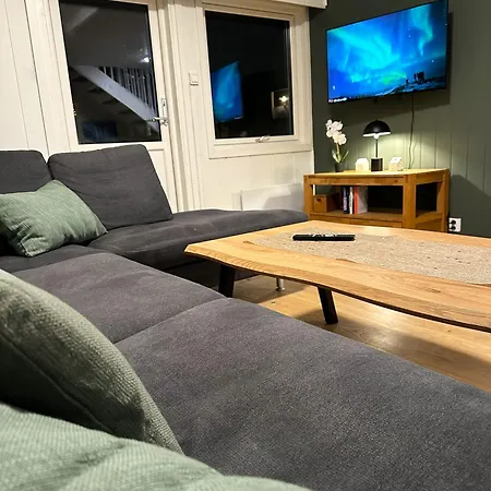 4-Bedroom Apt, Mountain View - Aurora Апартаменты