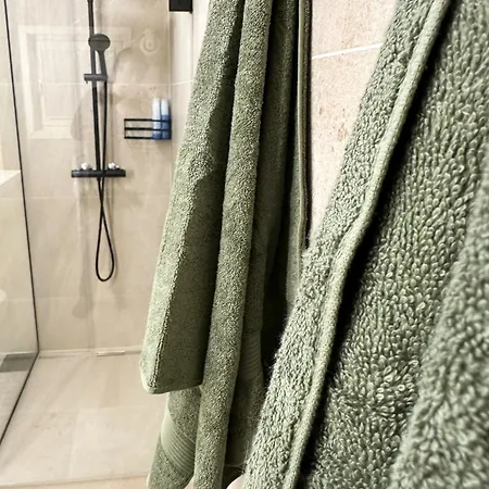 Sentrumsnær Med 4 Soverom - Aurora * Tromsø