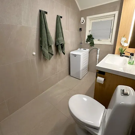 Leilighet Sentrumsnær Med 4 Soverom - Aurora *