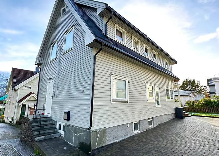 Sentrumsnær Med 4 Soverom - Aurora * Tromsø